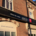 Image d'un panneau enseigne