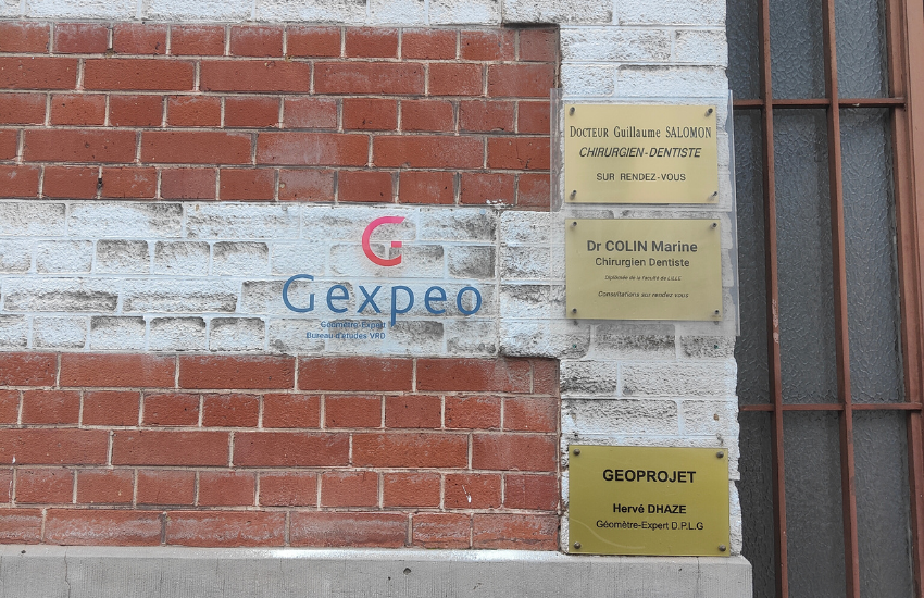 Image d'une plaque professionnelle